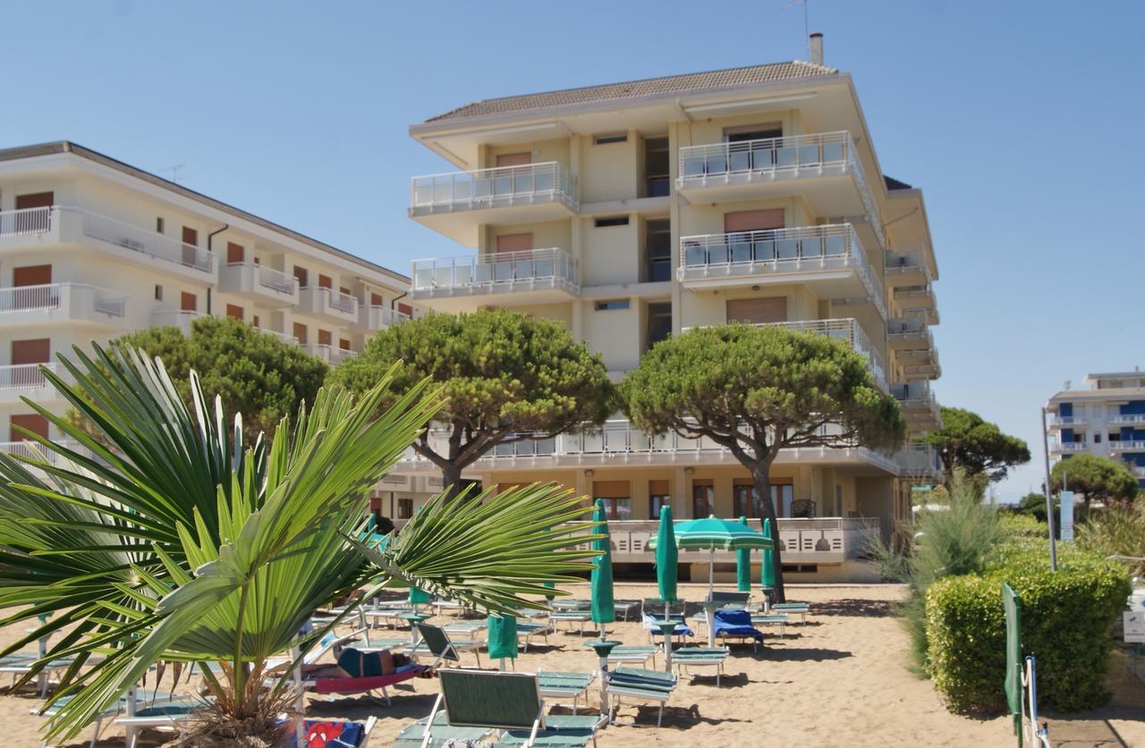 Appartamenti Diplomatic-Residence Fronte Mare-Piazza Torino-Lido Di Jesolo Luaran gambar