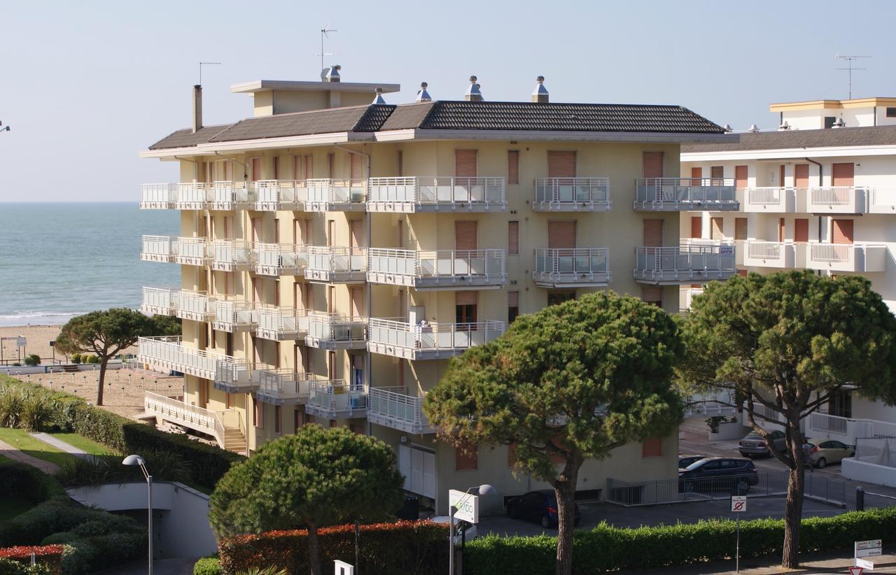 Appartamenti Diplomatic-Residence Fronte Mare-Piazza Torino-Lido Di Jesolo Luaran gambar