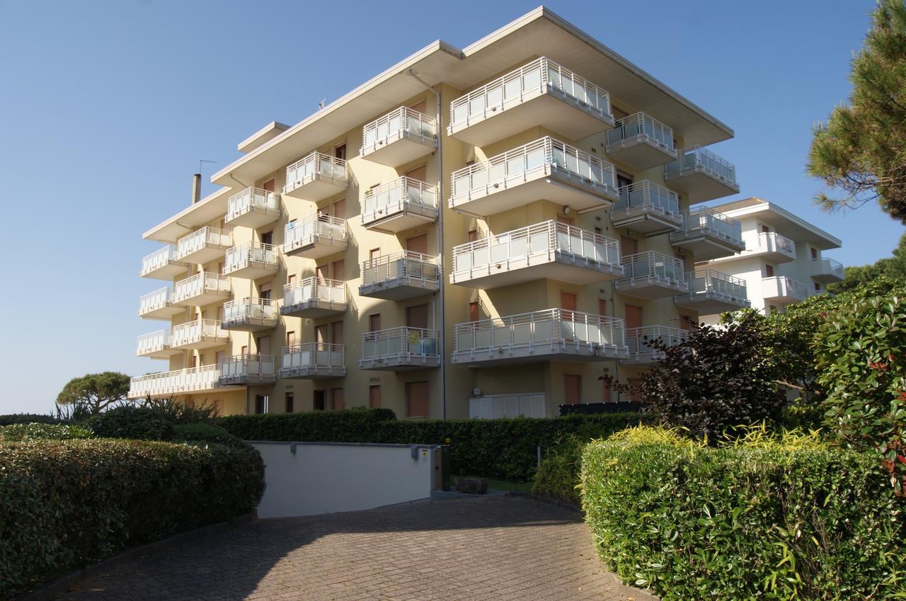 Appartamenti Diplomatic-Residence Fronte Mare-Piazza Torino-Lido Di Jesolo Luaran gambar